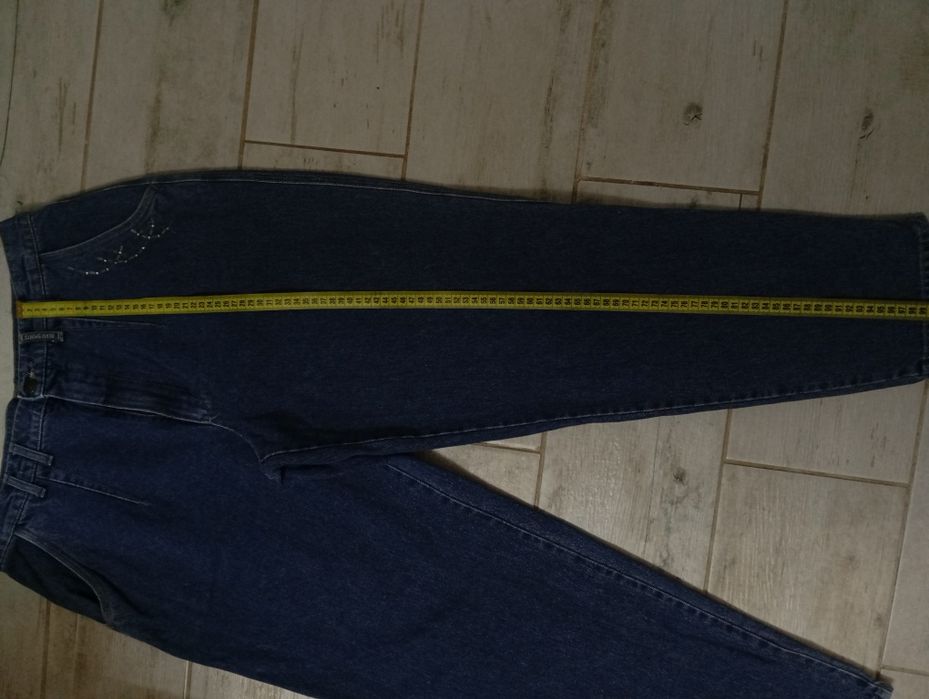 Джинси жіночі в хорошому стані