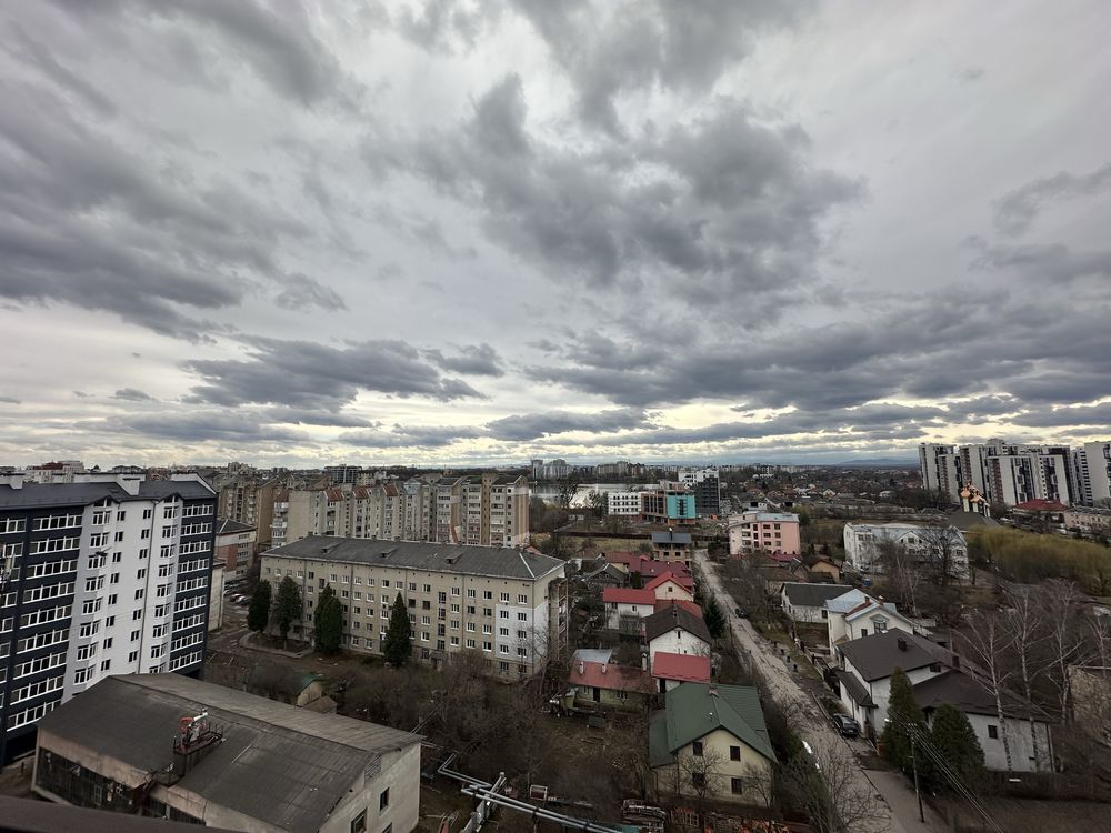 Продам дворівневу квартиру з панорамним виглядом на озеро і гори 220м2