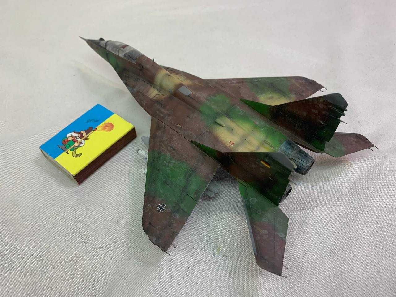 Продам собранную модель самолета 1/72