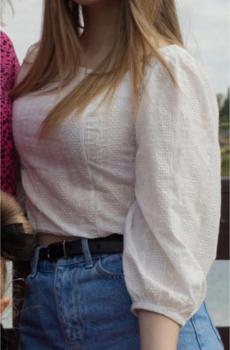 Білий топ із об’ємними рукавами, типу вишиванки