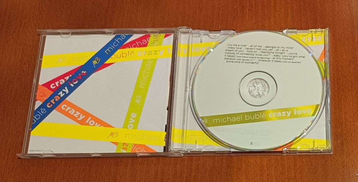 3 CDs de Sara Bareilles e Michael Bublé como Novos.