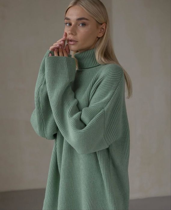 Светр мʼятного кольору від бренду Alson studio
