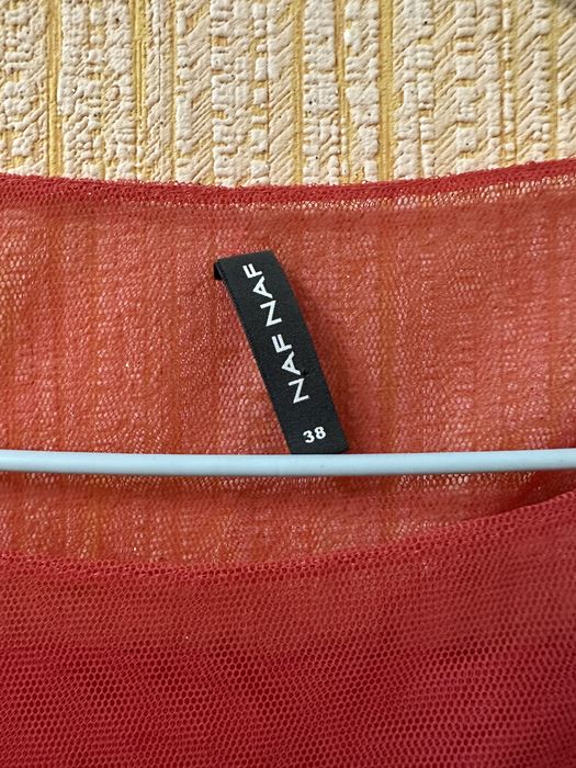 Сукня в кораловому кольорі