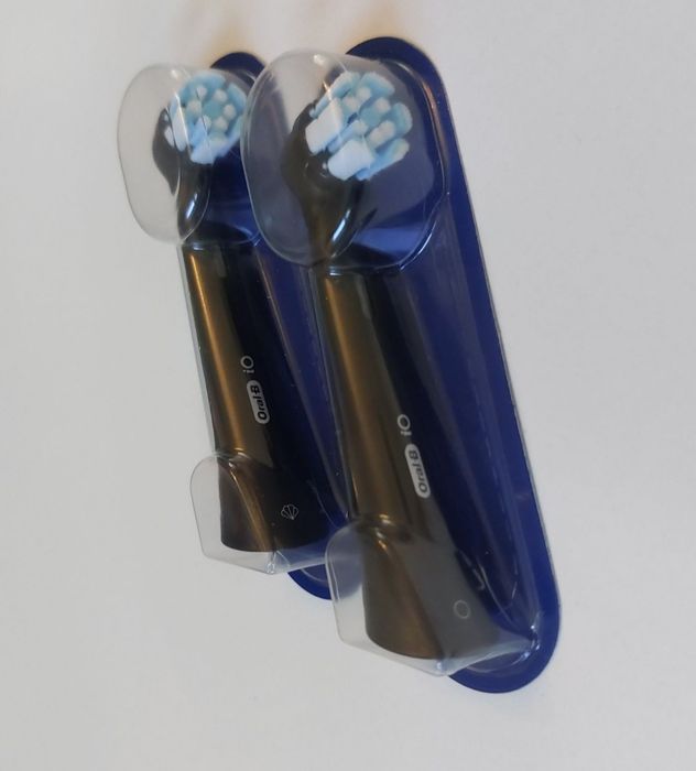 2 czarne końcówki do oral-b io