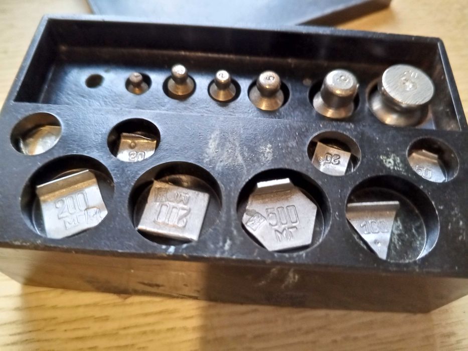 Набор гирь 1-50грм