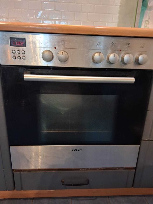 Piekarnik do zabudowy Bosch HEN505G z wysuwanym wózkiem Cargo stan bdb