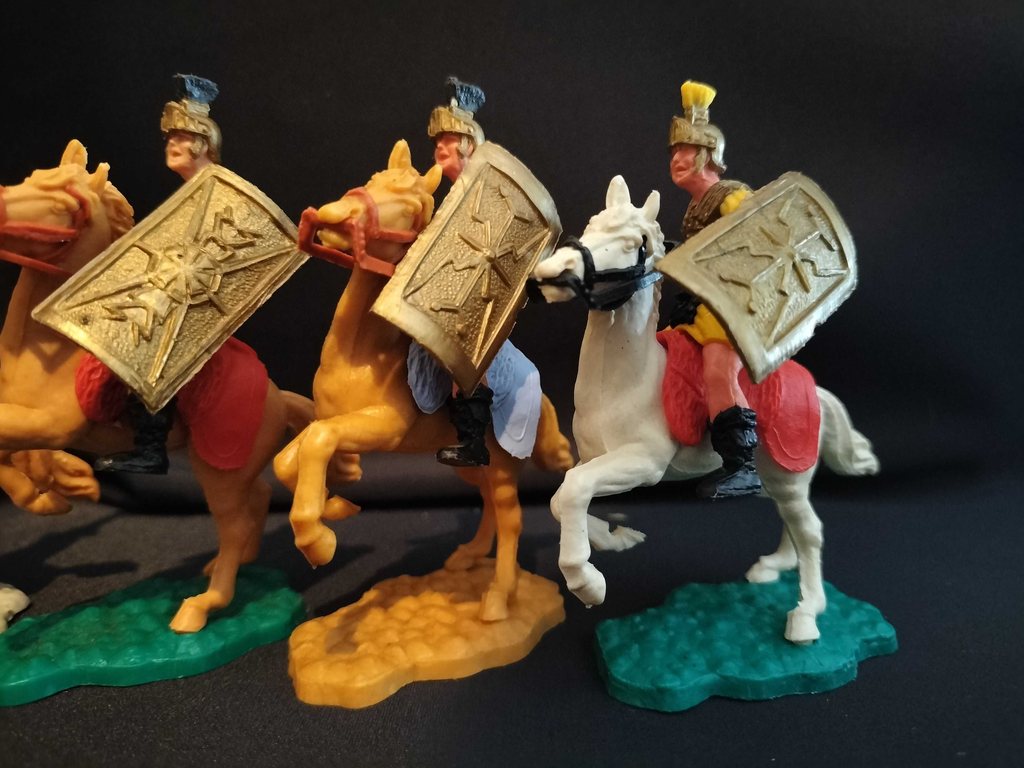 Timpo Romanos a Cavalo Raros com Botas Pretas