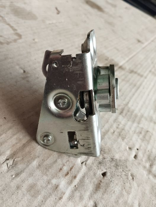 Дверной замок ваз классика(2101-2107)