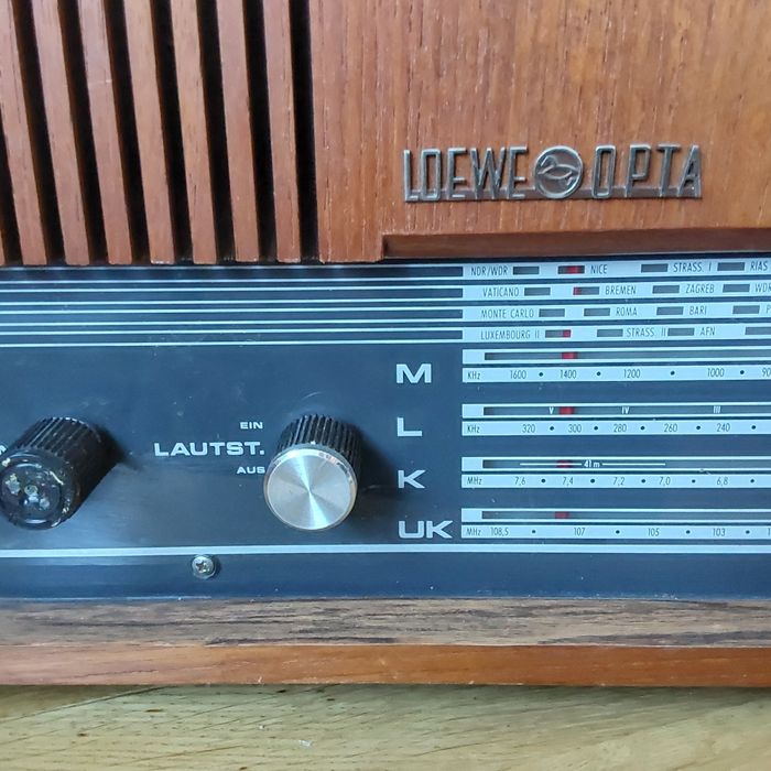 Радіола LOEWE OPTA -- 1957/1958 р. терміново