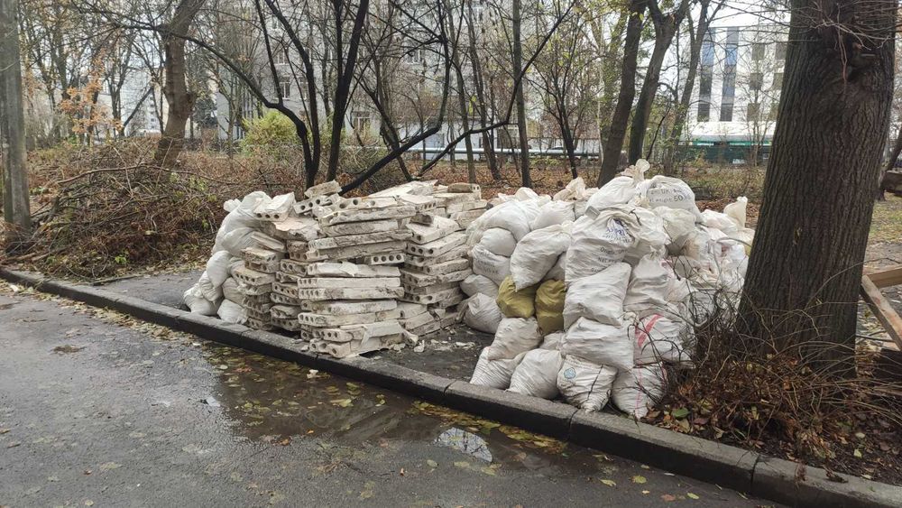 Грузо перевезення сміття будівельного мусору демонтажні монтажні робот