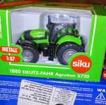 Model Siku 1880 ciągnik Deutz-Fahr Agrotron X720 skala 1 87