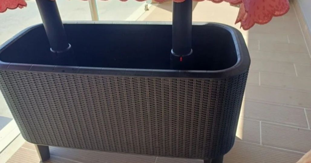 Mesa de Exterior e 2 cadeiras (Conjunto KETER)