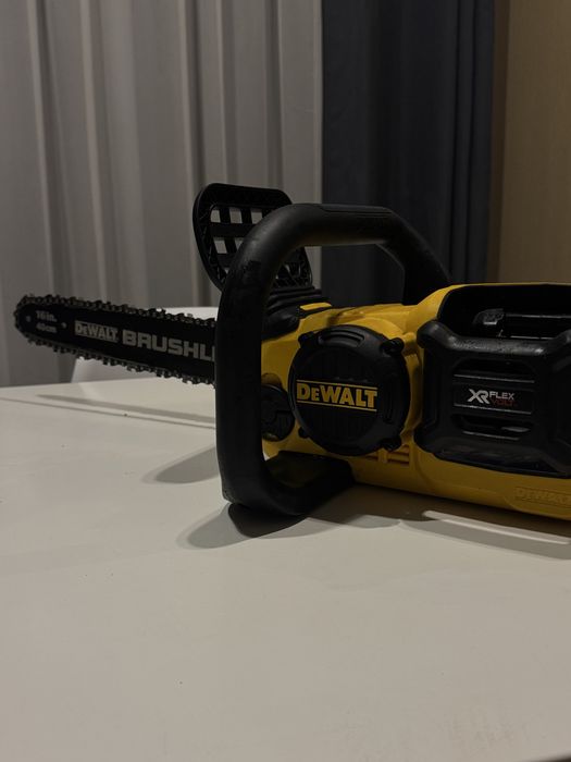 Piła łańcuchowa dewalt DCM575