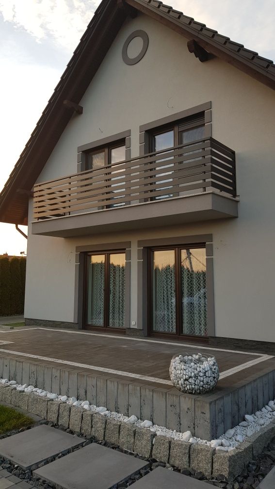 Balustrady aluminiowe nierdzewne szklane