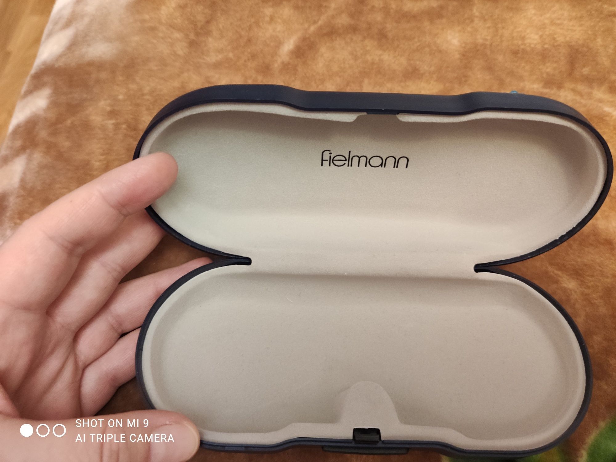 Чохол для окулярів Fielmann