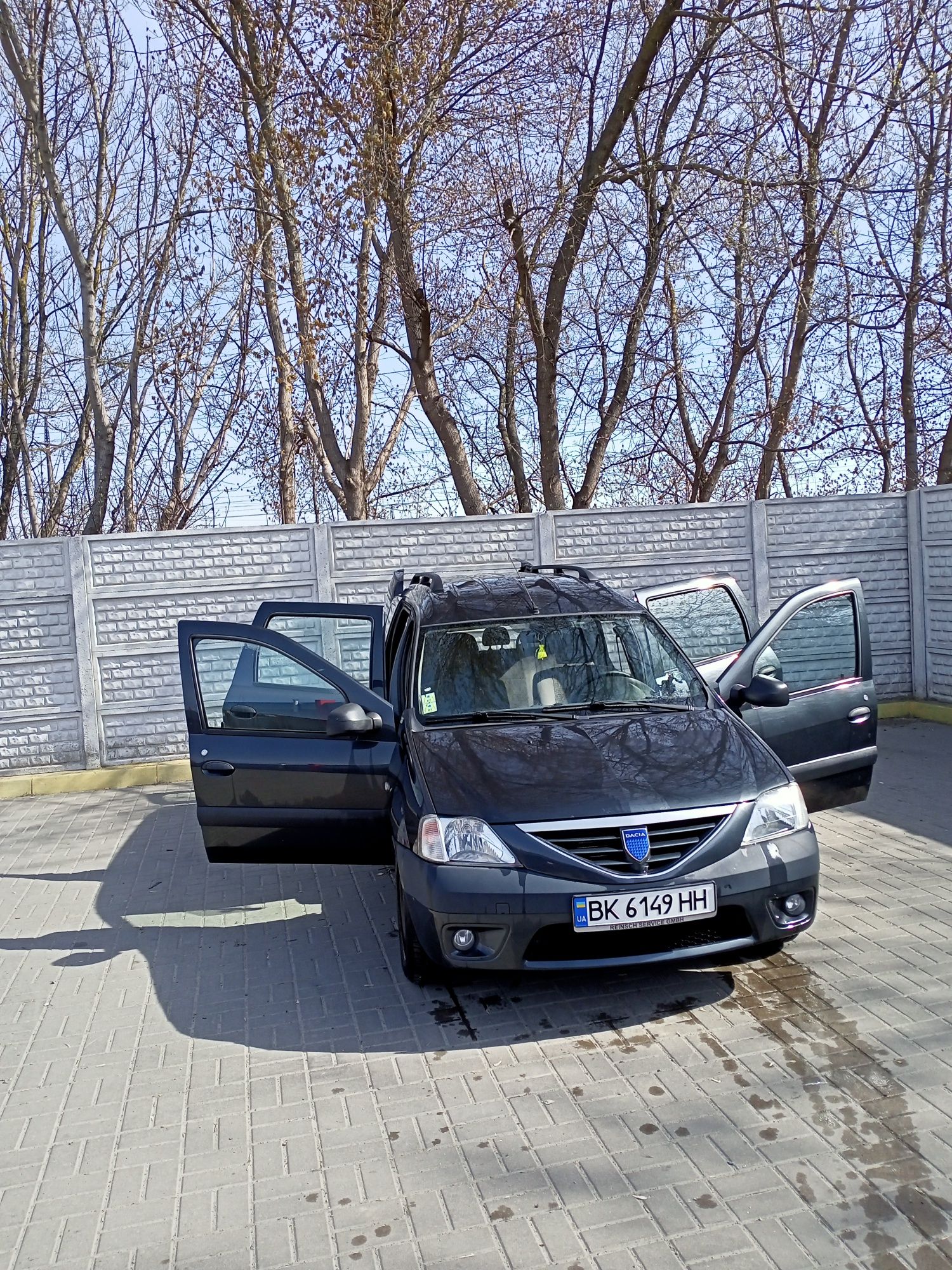 Dacia Logan MCV 1.6 16v, не Renault, Wolkswagen, Mazda, Ford, BMW,