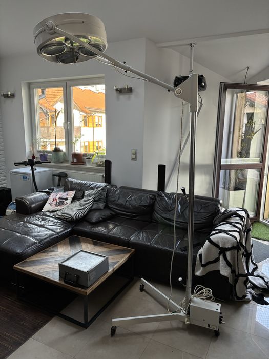 Lampa medyczna / chrurgiczna bezcieniowa Famed B-420 możliwa dostawa