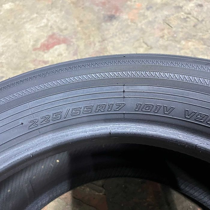 Шини 225/55 r17 Yokohama Bluearth Winter