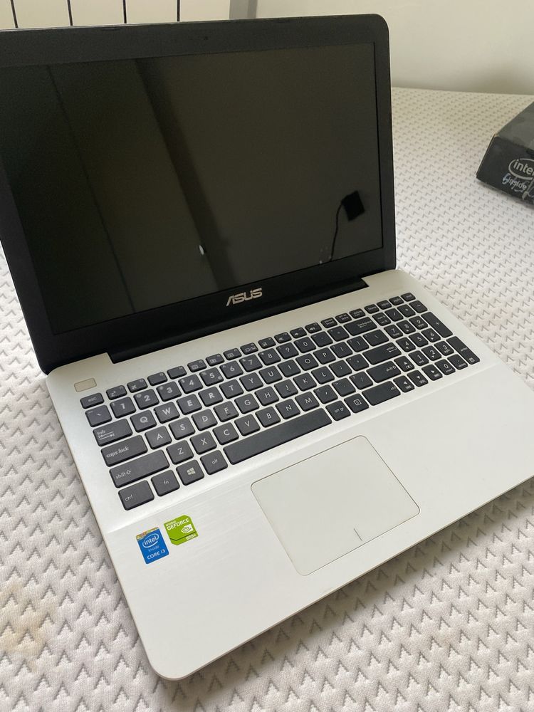 Laptop ASUS stan bardzo dobry