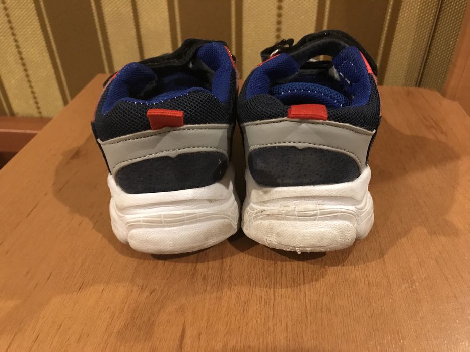 Кроссовки на мальчика