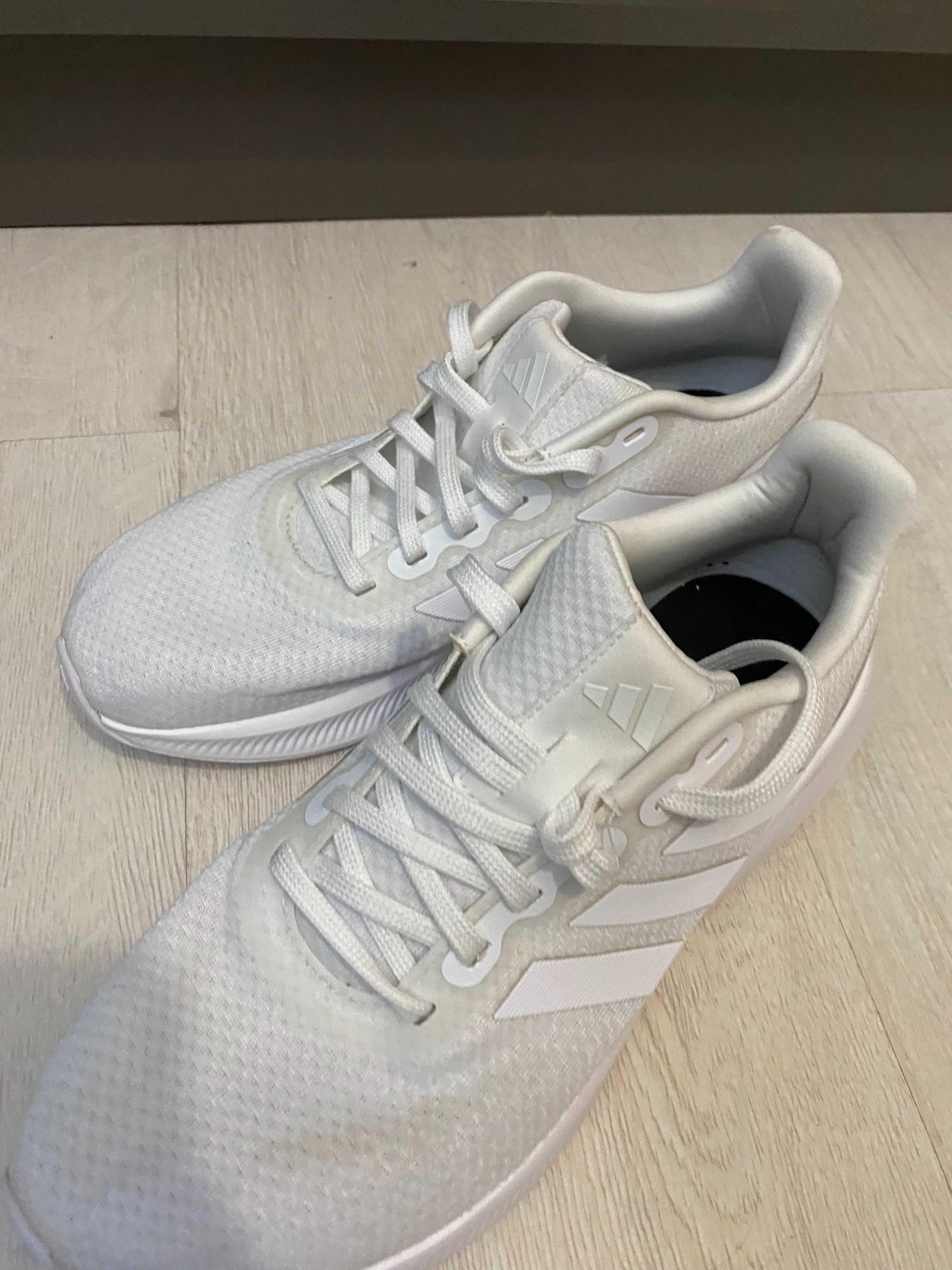 SUPEr Stan adidas Buty do biegania adidas runfalcon 3.0 białe