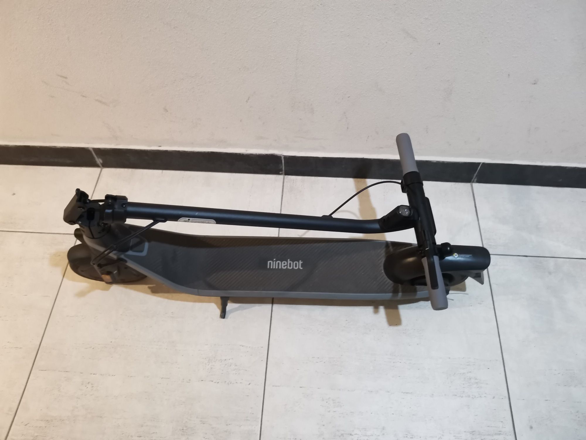 Електросамокат Segway Ninebot E2 E Black Электросамокат пробег 300 км.