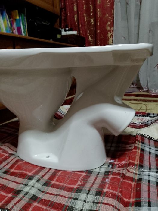 Продам унітаз без бачка