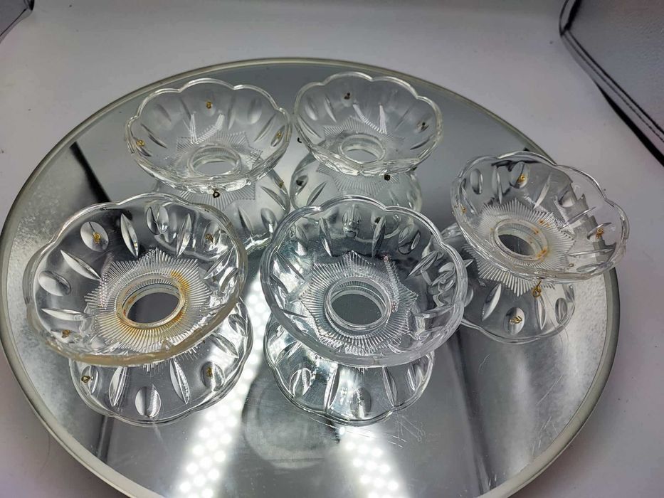 Stara szklana miseczka na żyrandol,kinkiet,świecznik,cena za 1 sztukę