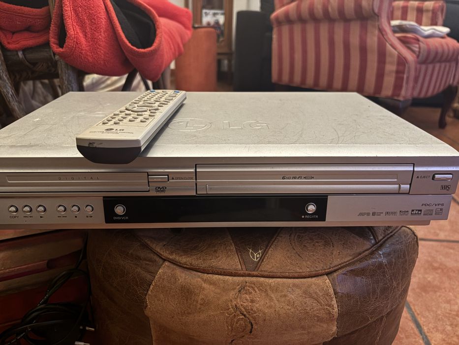 Dvd vhs mp3 etc LG antigo mas a fumcionar na perfeicao
