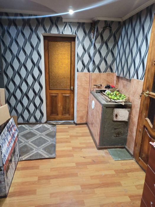 Продам 2 будинка в одному дворі з усіма зручностями..