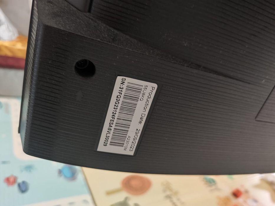 Televisão Hisense 55’’ com suporte de parede