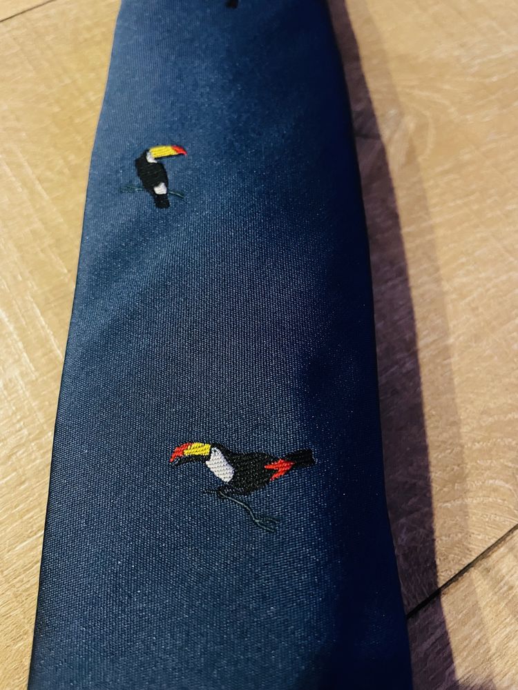 Nowy krawat z tukanami