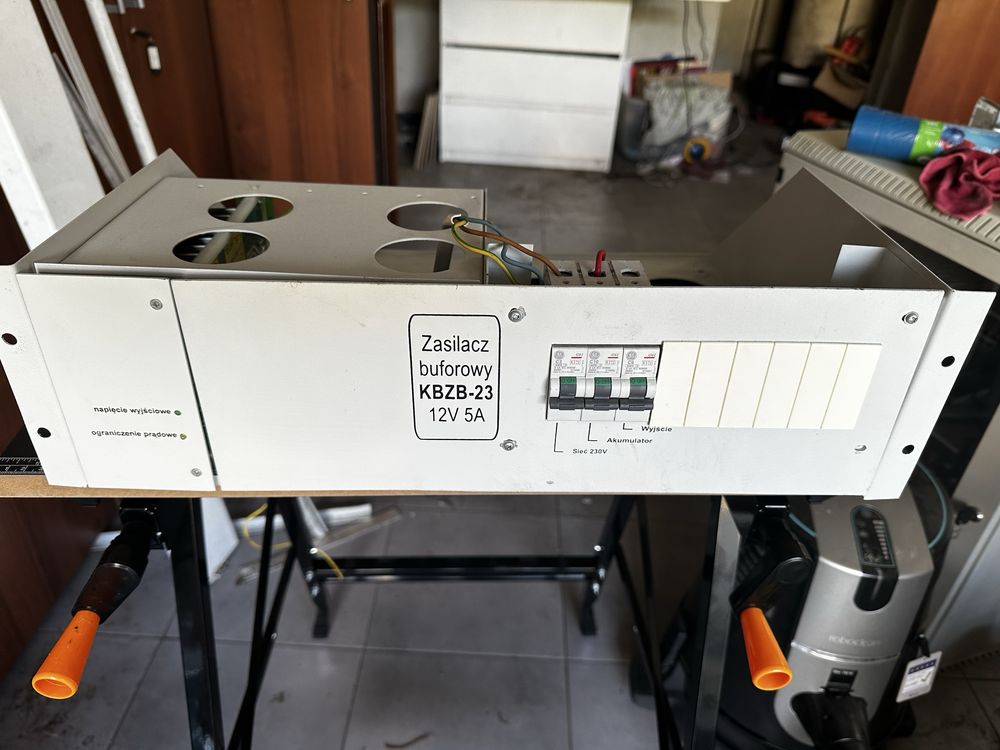Zasilacz buforowy 12v 5A Kabe KBZB-23 rack systemy przeciwpożarowe