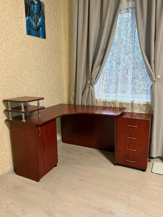 Письмовий кутовий стіл