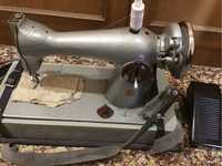 Швейная машина 2 М33 с электроприводом.