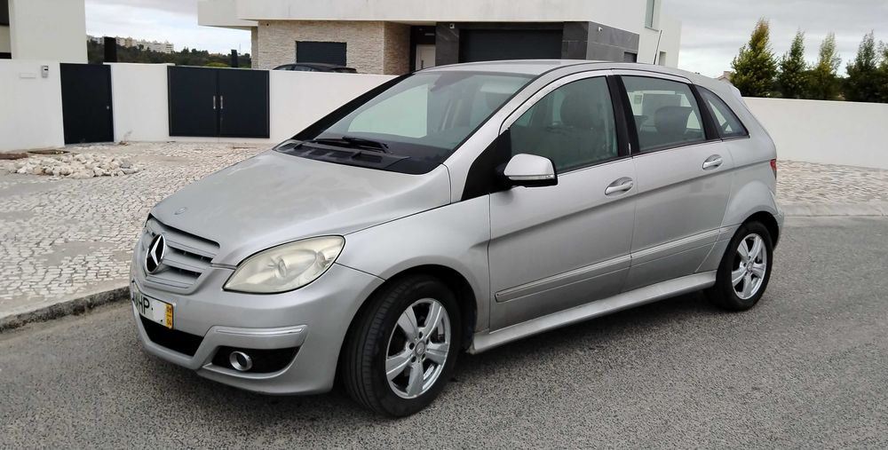 Mercedes Benz B180 CDI de 2009 Nacional com Revisão Feita.