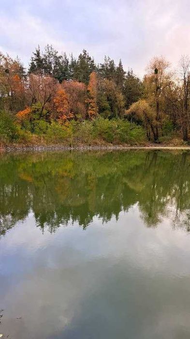 Земельна ділянка під котеджне містечко біля Києва! Власне озеро!