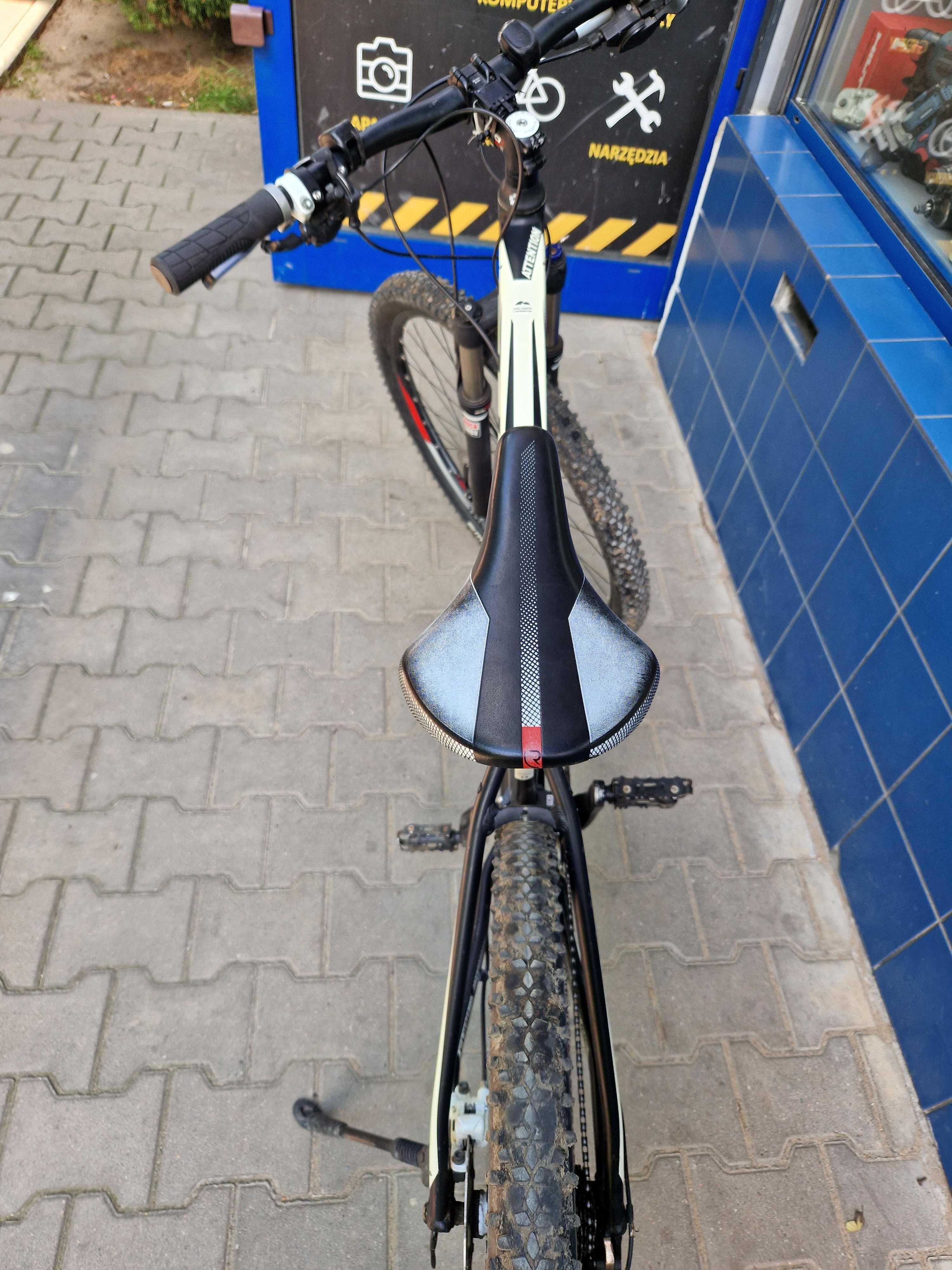Rower MTB Cube attention