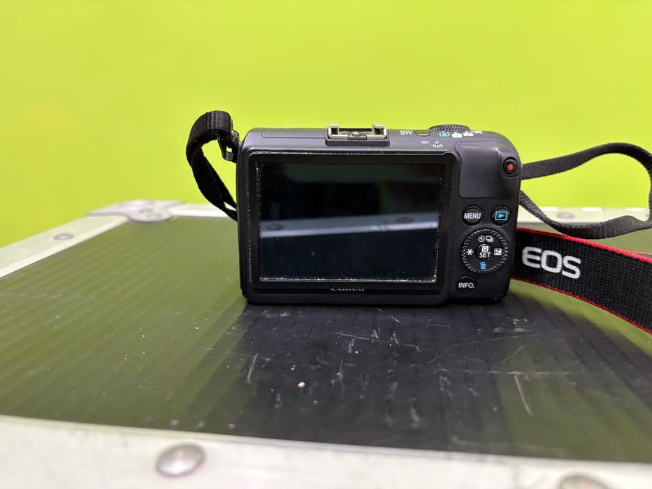 Máquina Fotográfica Canon EOS M2