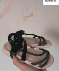 Sandałki sandały dla dziewczynki r. 28 nowe piekne płaskie klasyczne w