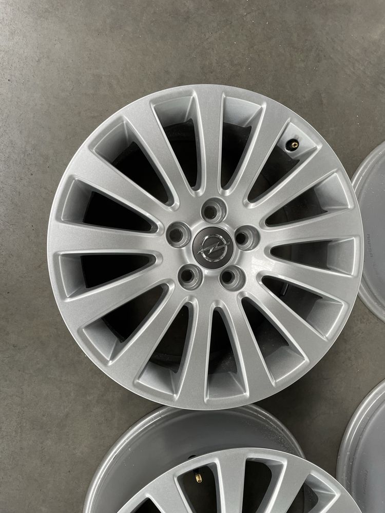 Felgi kola opel insignia 18 cali 5x120 et41 8j super stan oryginalne