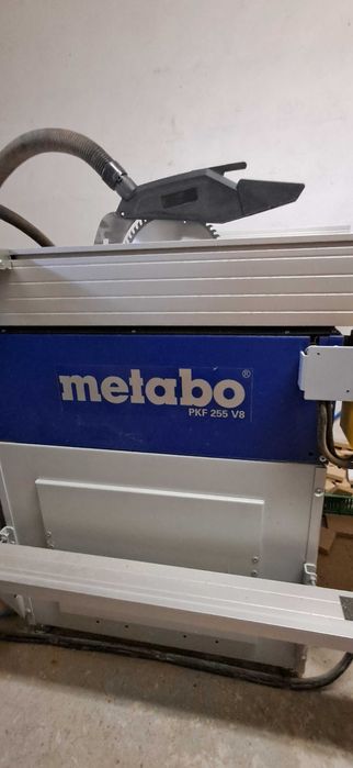 Piła formatowa z podcinakiem + odciąg - METABO PKF 255 V8