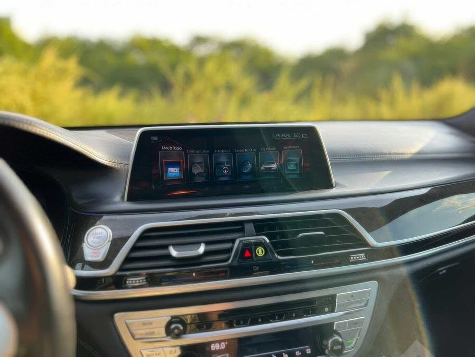 BMW 7 Series 750i xDrive      2016