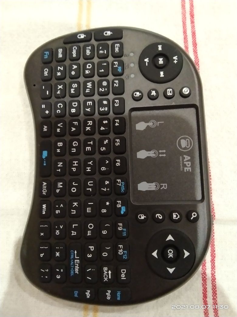 Мини клавиатура беспроводная на аккумуляторе с тачпадом