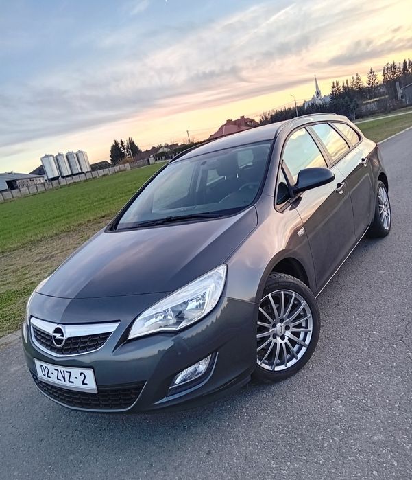 Opel Astra J * 1.4 TURBO * Koła Lato/Zima * PIĘKNY STAN * *