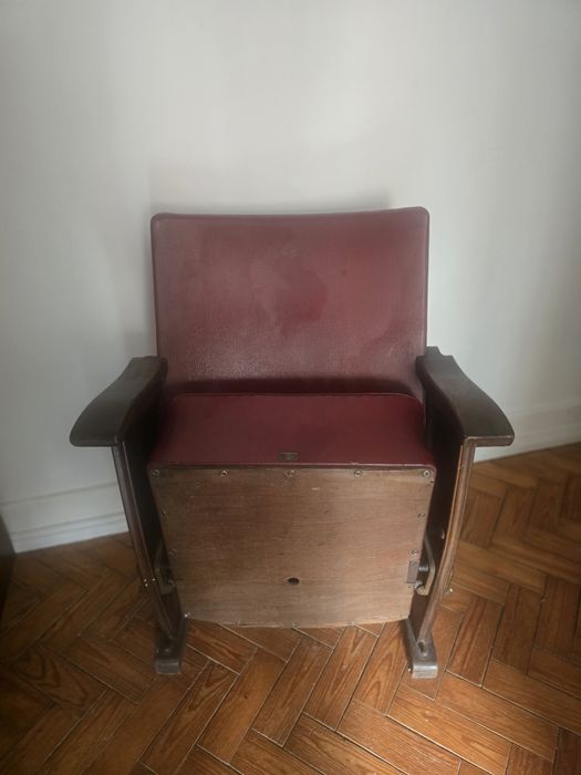 Cadeira vintage de cinema
