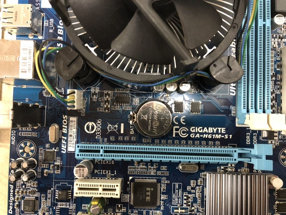 Материнская плата Gigabyte H61M-S1 socket1155/DDR3/PentiumG2020/i3i5i7