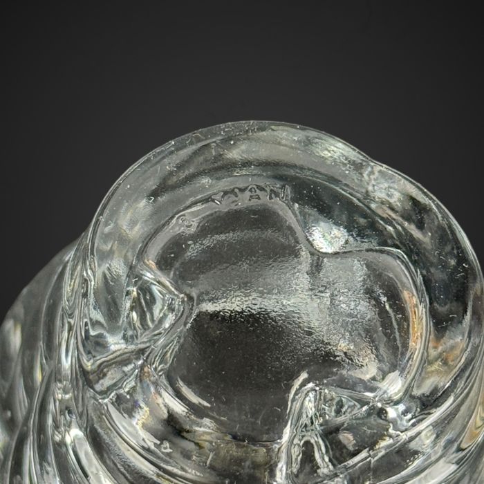 Mały włoski szklany świecznik w kształcie kwiatu B41/1048