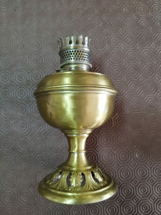 Candeeiro petróleo antigo (electrificado)