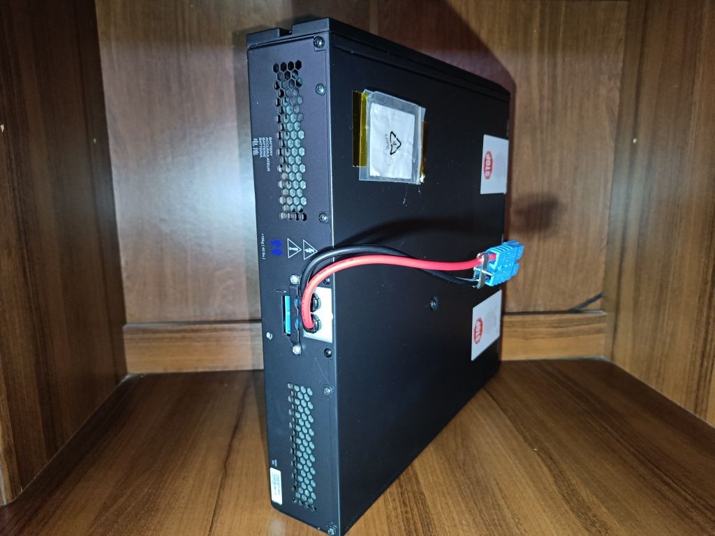 APC Surt48xlbp Зовнішня батарея для ДБЖ Smart-Ups RT Battery Pack
